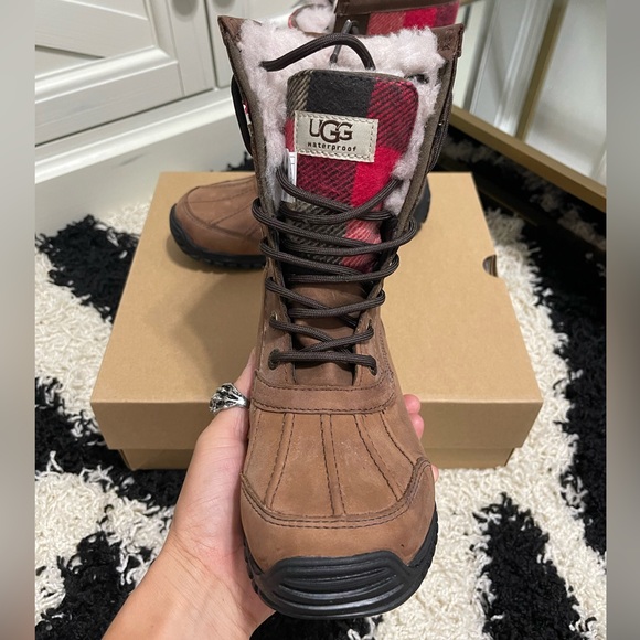 NIB Women’s UGG Adirondack II Plaid Stout Heavy-duty Winter Boots Multicolored - Picture 10 of 16